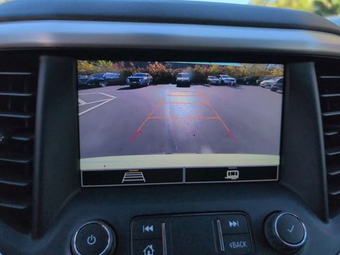 Used 2022 GMC Acadia SLE w/ GMC Pro Grade Package image 30