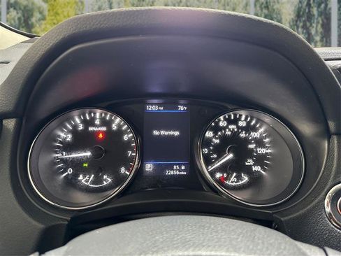Used 2018 Nissan Rogue SV AWD/4WD image 15