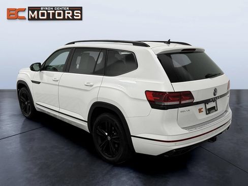 Used 2023 Volkswagen Atlas SEL R-Line AWD/4WD image 4