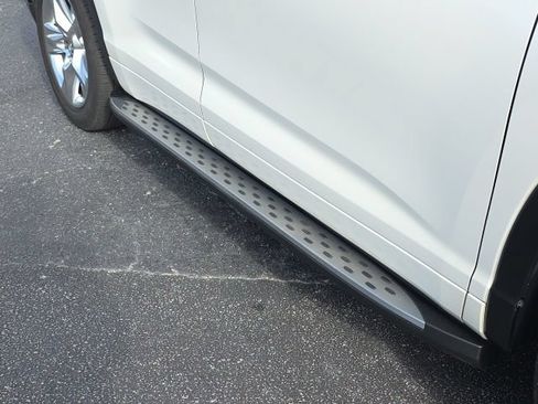 Used 2018 Toyota Highlander Limited FWD image 5