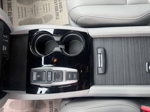 Used 2017 Honda Pilot Touring image 26