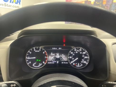 Used 2023 Nissan Rogue SV image 12