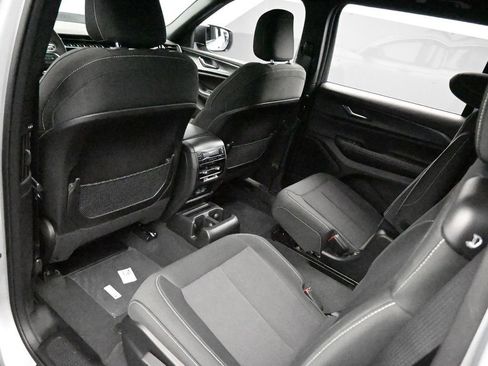 Used 2024 Jeep Grand Cherokee L Laredo RWD image 23