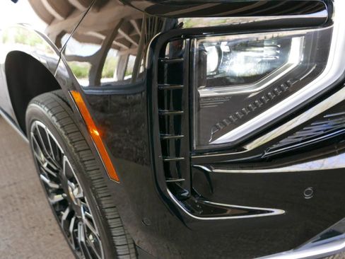 Used 2025 Chevrolet Suburban High Country AWD/4WD image 51