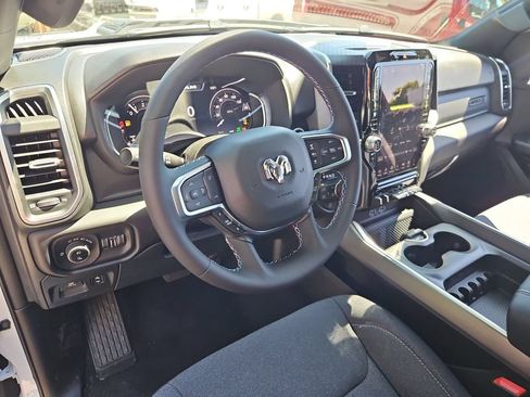 New 2026 RAM 1500 Big Horn AWD/4WD image 13