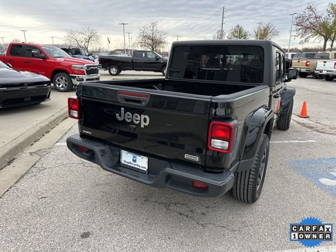 Used 2023 Jeep Gladiator Overland image 30