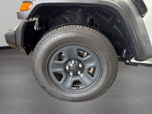 Used 2022 Jeep Wrangler Unlimited Sport image 12