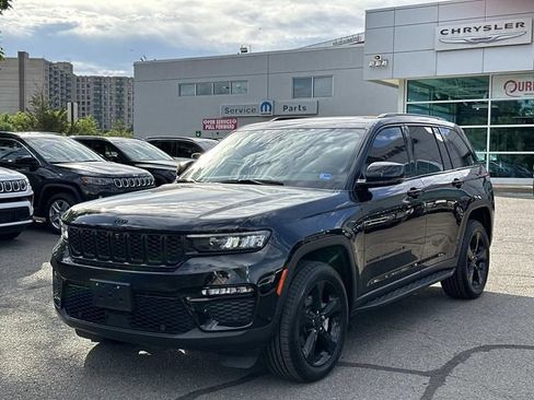 Used 2023 Jeep Grand Cherokee Limited w/ Luxury Tech Group II AWD/4WD image 6