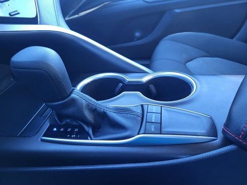 Used 2022 Toyota Camry LE image 18