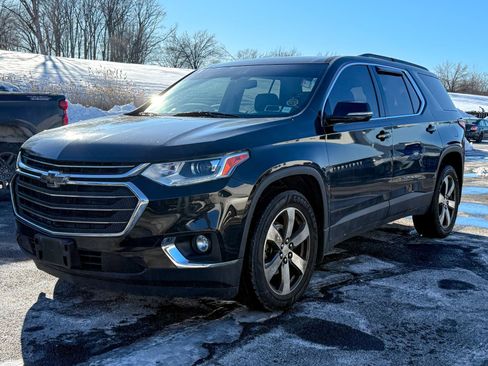 Used 2019 Chevrolet Traverse LT w/ LT Premium Package image 3