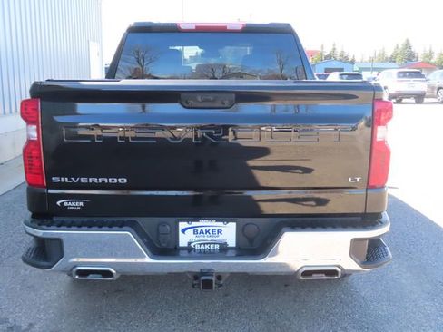 Used 2022 Chevrolet Silverado 1500 LT w/ Diesel Off-Road Package AWD/4WD image 9