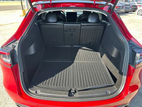 Used 2021 Tesla Model Y Long Range AWD/4WD image 18