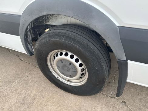 Used 2013 Mercedes-Benz Sprinter 2500 image 22