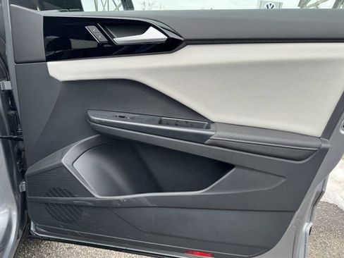 Used 2025 Volkswagen Taos S w/ Taos Adventure Package image 29