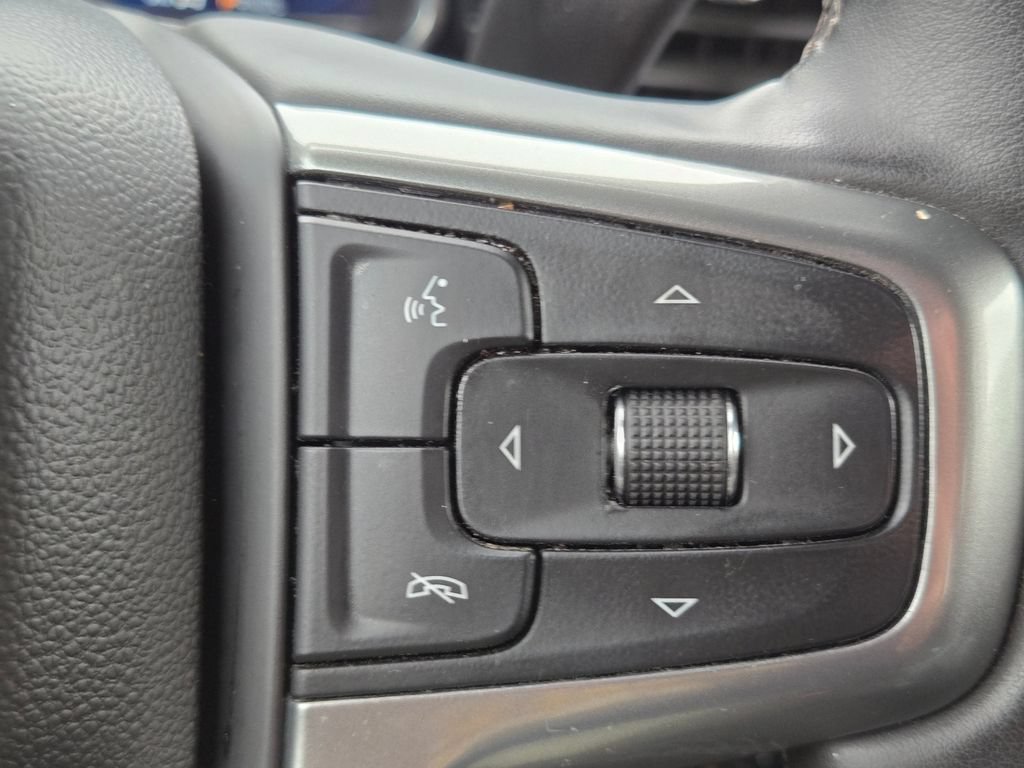 Used 2025 Chevrolet Silverado 1500 LT AWD/4WD image 19