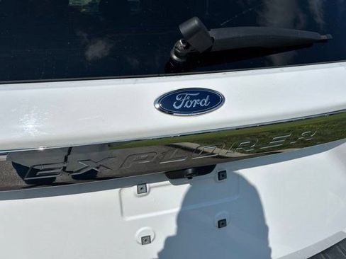 Used 2022 Ford Explorer XLT RWD image 54