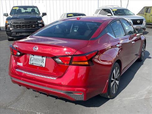Used 2022 Nissan Altima 2.5 SV FWD image 3