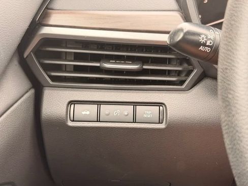 Used 2024 Nissan Altima 2.5 SV FWD image 25