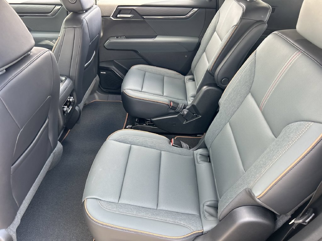 New 2027 GMC Acadia AT4 w/ Luxury Package AWD/4WD image 25