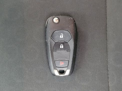 Used 2022 Chevrolet Trax LS w/ Tint and Cruise Package AWD/4WD image 32