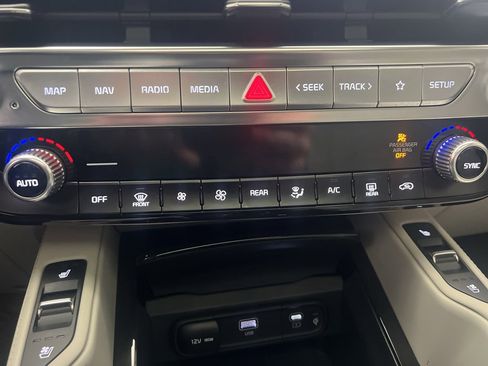 Used 2023 Kia Telluride SX image 24