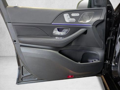 Used 2025 Mercedes-Benz GLE 350 4MATIC image 12