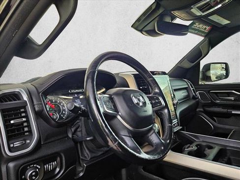 Used 2019 RAM 1500 Laramie AWD/4WD image 6