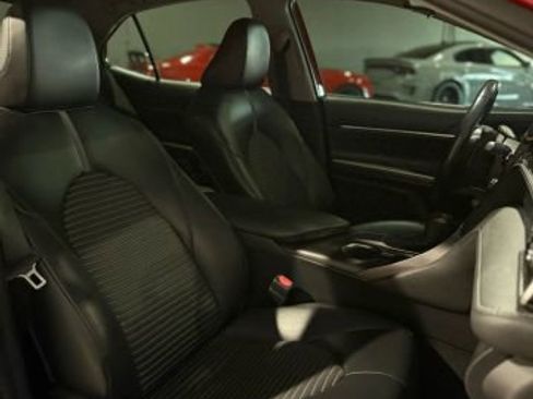 Used 2021 Toyota Camry SE image 11