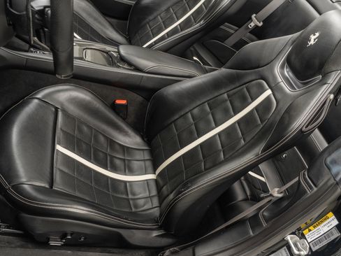 Used 2020 Ferrari Portofino image 24