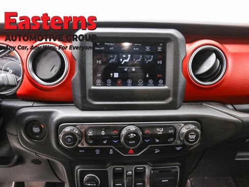 Used 2020 Jeep Wrangler Unlimited Rubicon w/ LED Lighting Group AWD/4WD image 12