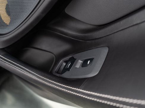 Used 2019 McLaren 570S Coupe RWD image 45