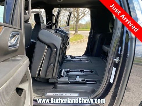 Used 2023 Chevrolet Suburban Premier AWD/4WD image 43