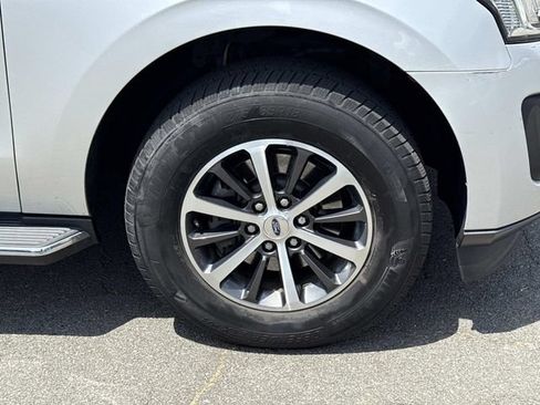 Used 2018 Ford Expedition Max XLT w/ Equipment Group 202A AWD/4WD image 7