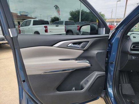 New 2026 Chevrolet Traverse LT w/ Driver Confidence Package FWD image 16