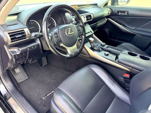 Used 2016 Lexus IS 200t image 10