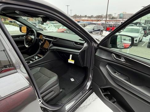 New 2025 Jeep Grand Cherokee 4WD image 26