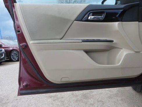 Used 2016 Honda Accord LX image 27