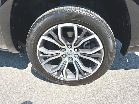 Used 2025 RAM 1500 Tungsten AWD/4WD image 34
