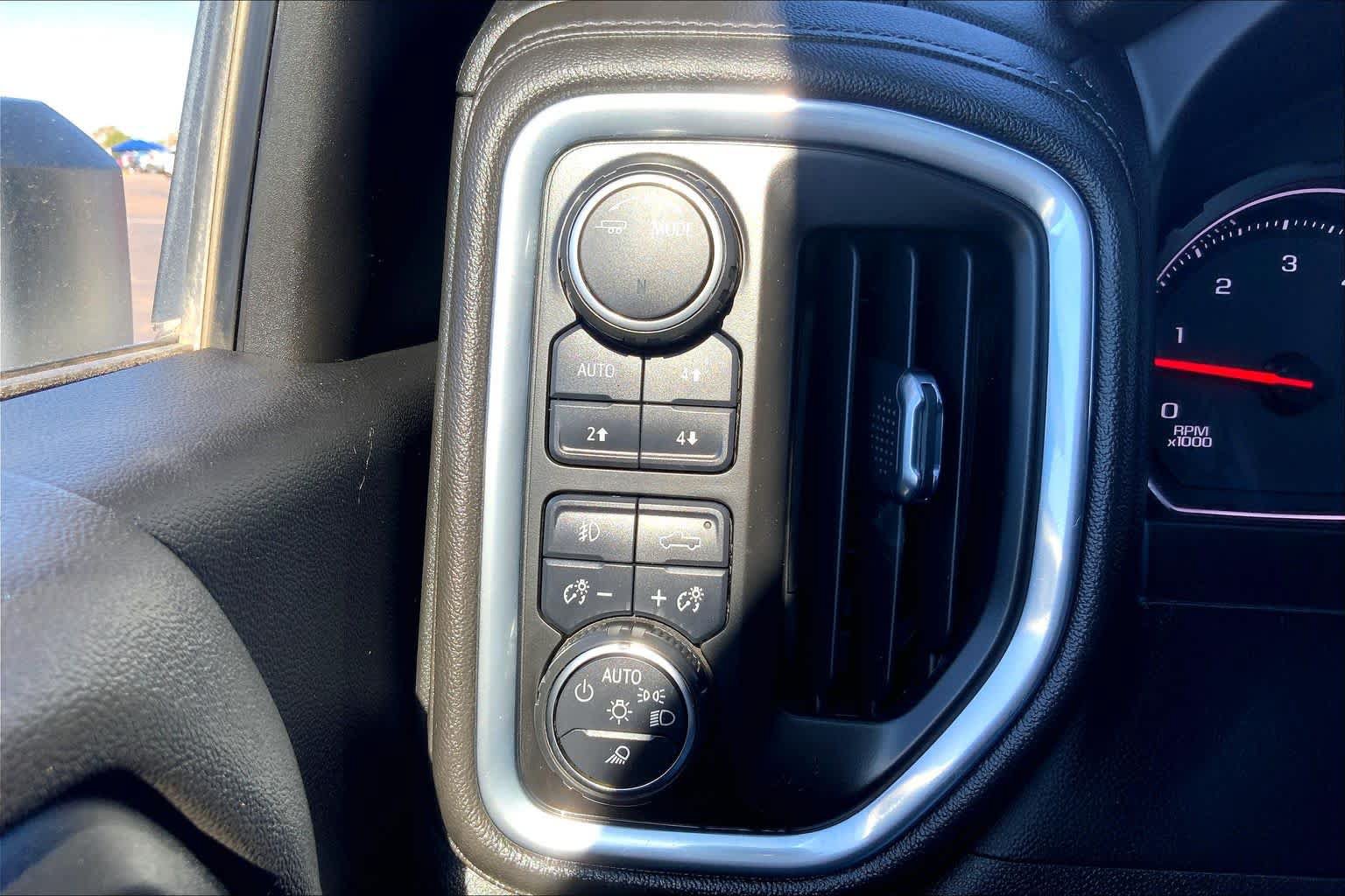 Used 2022 Chevrolet Silverado 2500 LTZ w/ LTZ Texas Edition AWD/4WD image 33