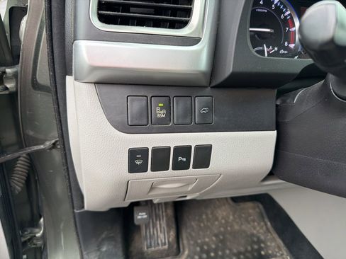 Used 2015 Toyota Highlander Limited AWD/4WD image 15