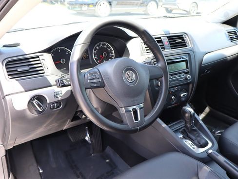 Used 2012 Volkswagen Jetta TDI FWD image 15