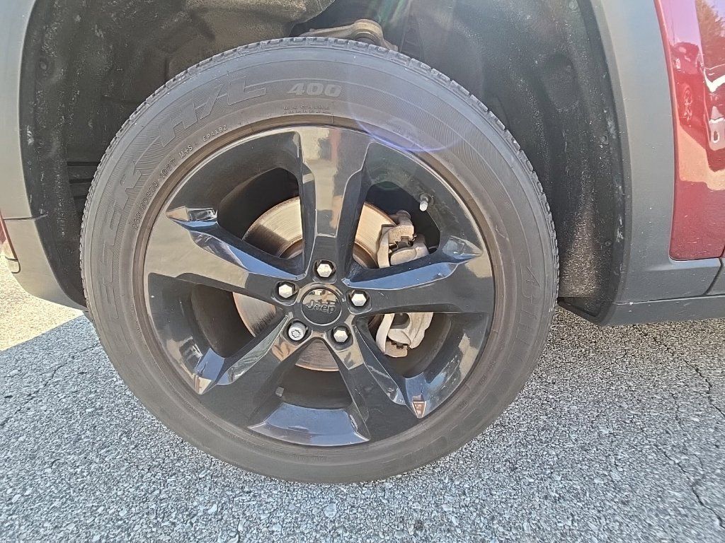 Used 2023 Jeep Grand Cherokee L Laredo AWD/4WD image 16