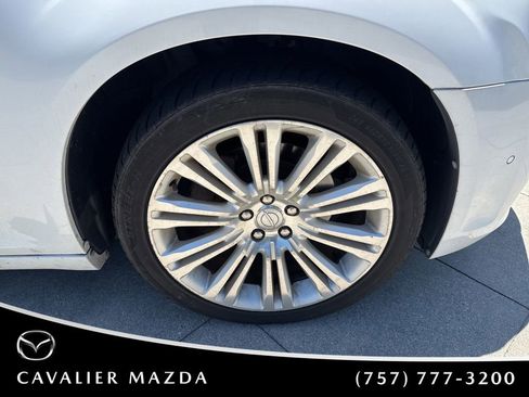 Used 2011 Chrysler 300 C w/ Sound Group RWD image 23
