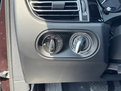 Certified 2024 Porsche Macan S image 26