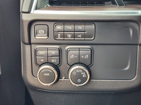 Certified 2025 Chevrolet Tahoe LT image 21