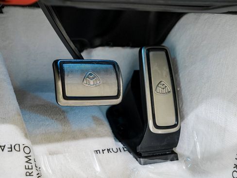 Used 2026 Mercedes-Benz Maybach SL 680 image 40