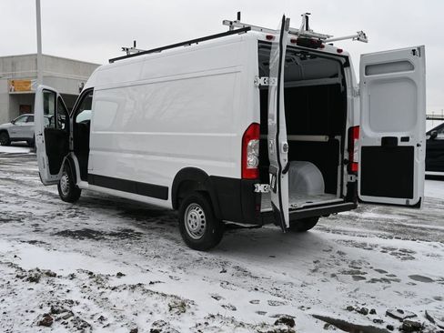 Used 2024 RAM ProMaster 2500 w/ Convenience Group image 40