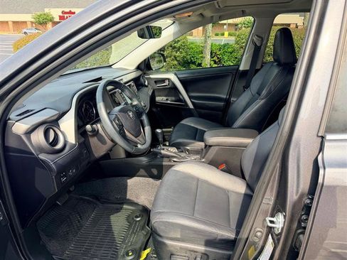 Used 2016 Toyota RAV4 Limited FWD image 10