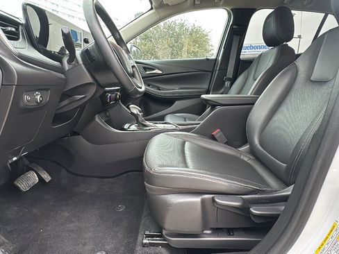 Used 2024 Buick Encore GX Sport Touring image 9