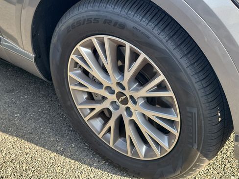 Used 2026 Genesis GV80 2.5T RWD image 4